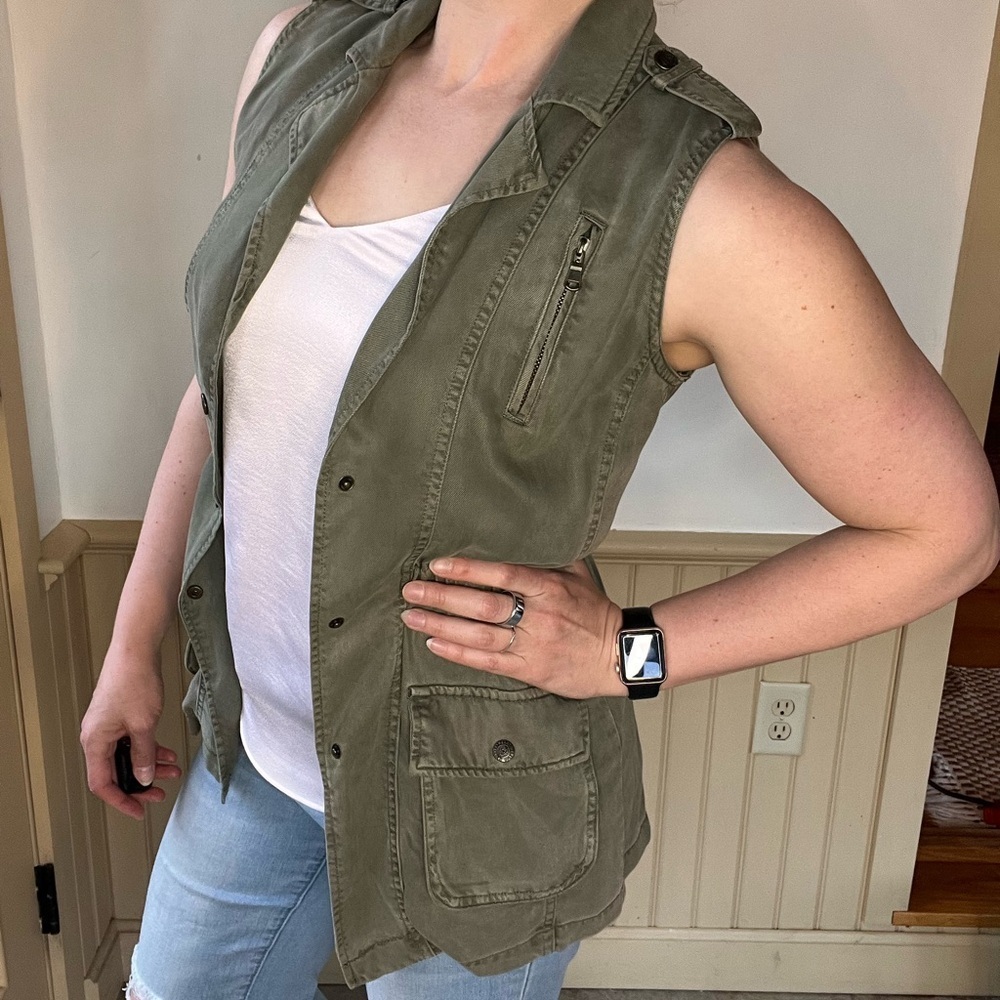 Kenneth Cole Reaction Olive Green Tencel Military Cargo Lightweight Vest Sz S - Picture 1 of 10